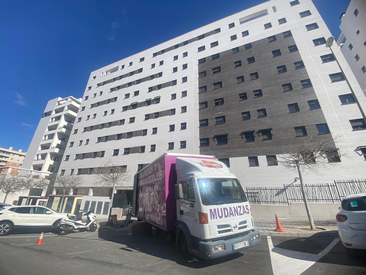 Así es la urbanización Les Naus: la polémica promoción de vivienda protegida en Alicante con adjudicaciones a cargos públicos y familiares