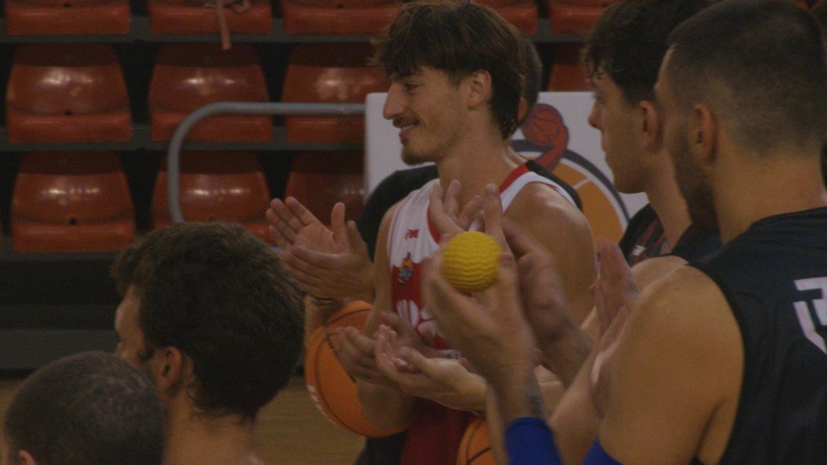 Raurich, aplaudint en el seu darrer entrenament amb el Kids&amp;Us Manresa