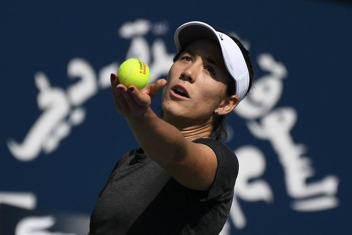 16 February 2020, United Arab Emirates, Dubai: Spanish tennis player Garbine Muguruza in action during a training session ahead of the 2020 Dubai Tennis Championships, which will be held from 17 to 29 February. Photo: Yorick Jansens/BELGA/dpa