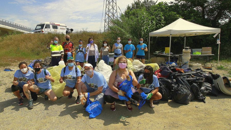 Uns 700 voluntaris recullen més d'una tona de residus a Blanes