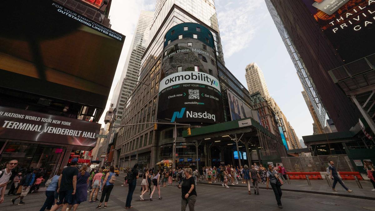 En la pantalla en Times Square se observa la promoción de Mallorca en la publicidad de oK Mobility.