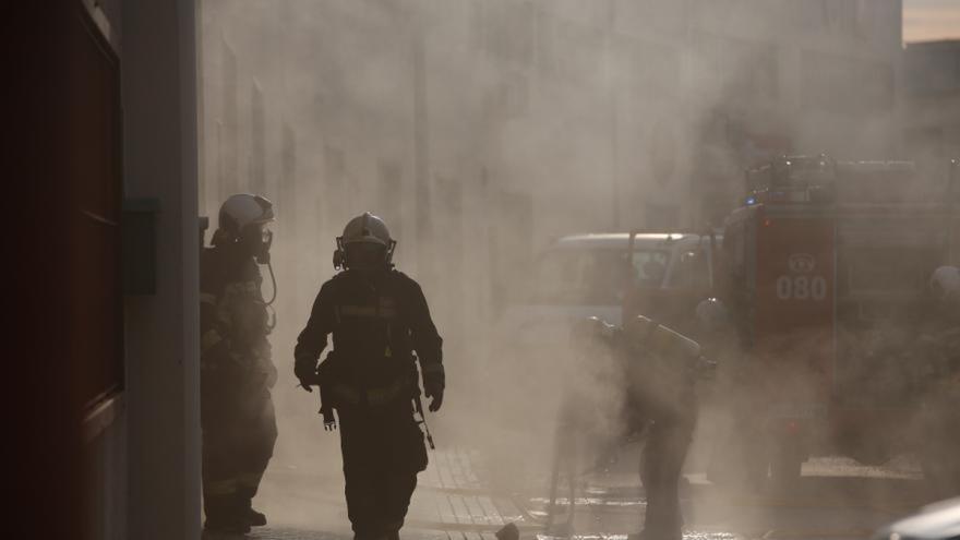 Arde una vivienda en el Sector Sur de Córdoba con una plantación de marihuana en su interior