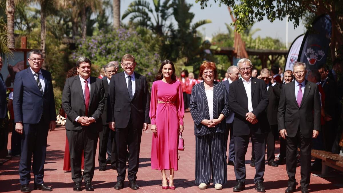 La reina Letizia hoy, en València, junto a autoridades como Ximo Puig, Enric Morera o Joan Ribó.