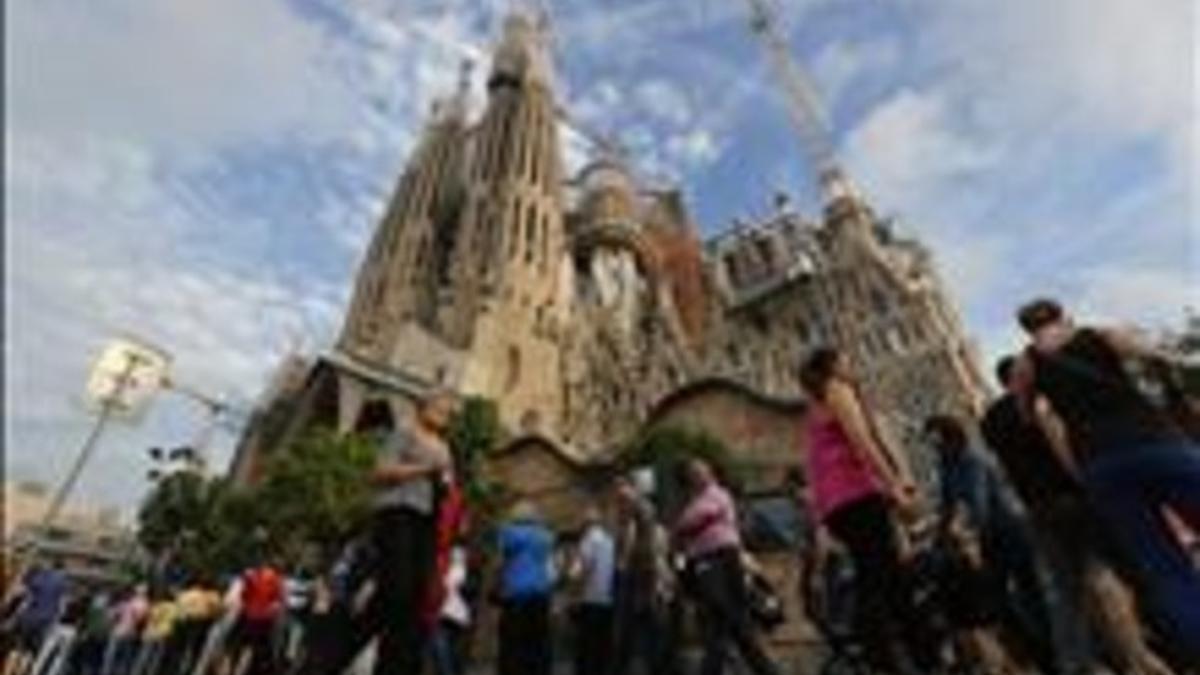 Afluencia de visitantes en el entorno de la Sagrada Família