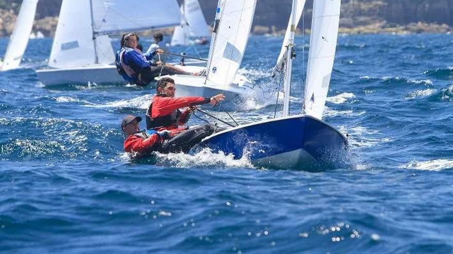 Míguez y Prado durante la regata.