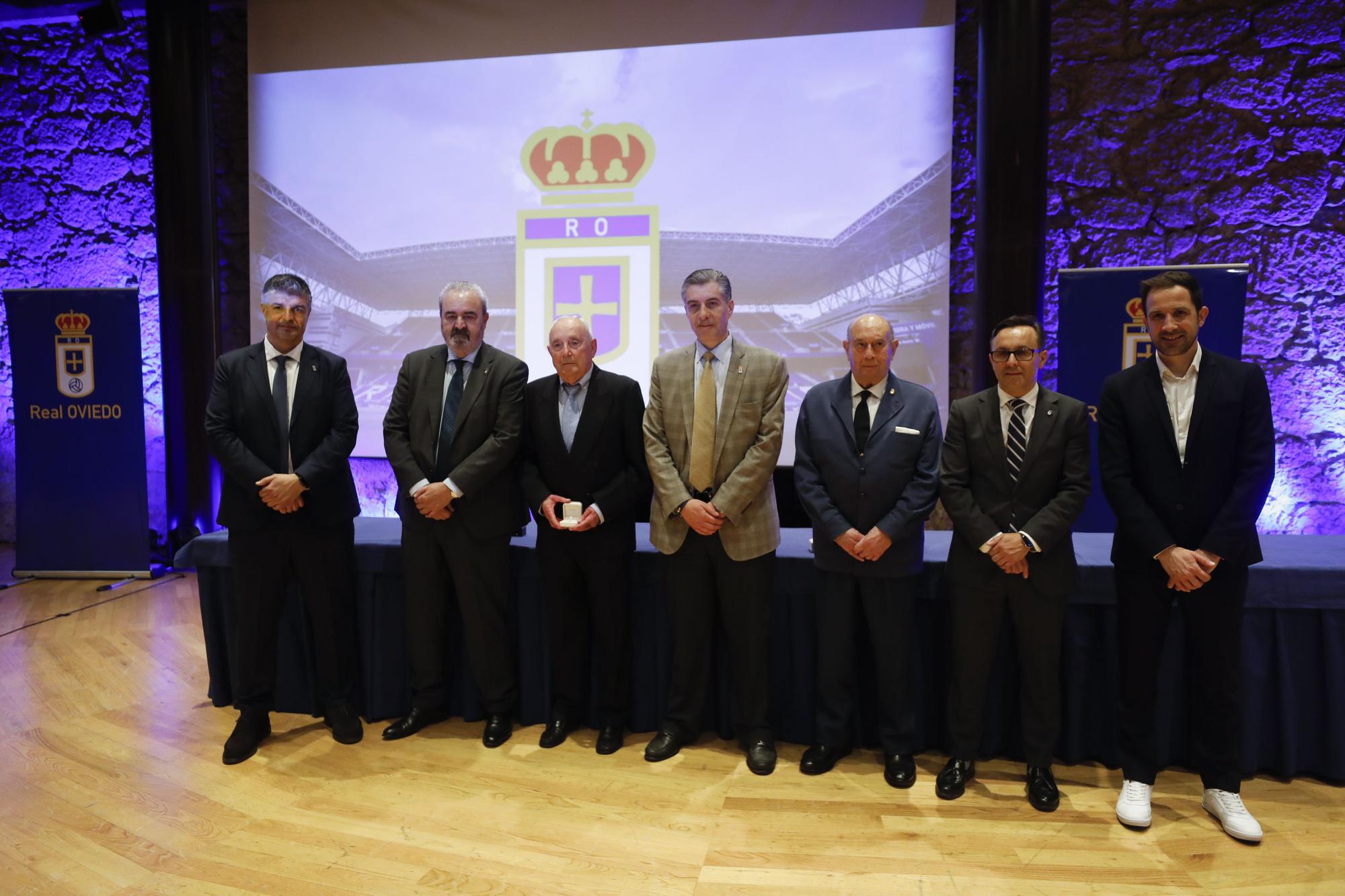 EN IMÁGENES: El Oviedo homenajea a sus abonados más antiguos