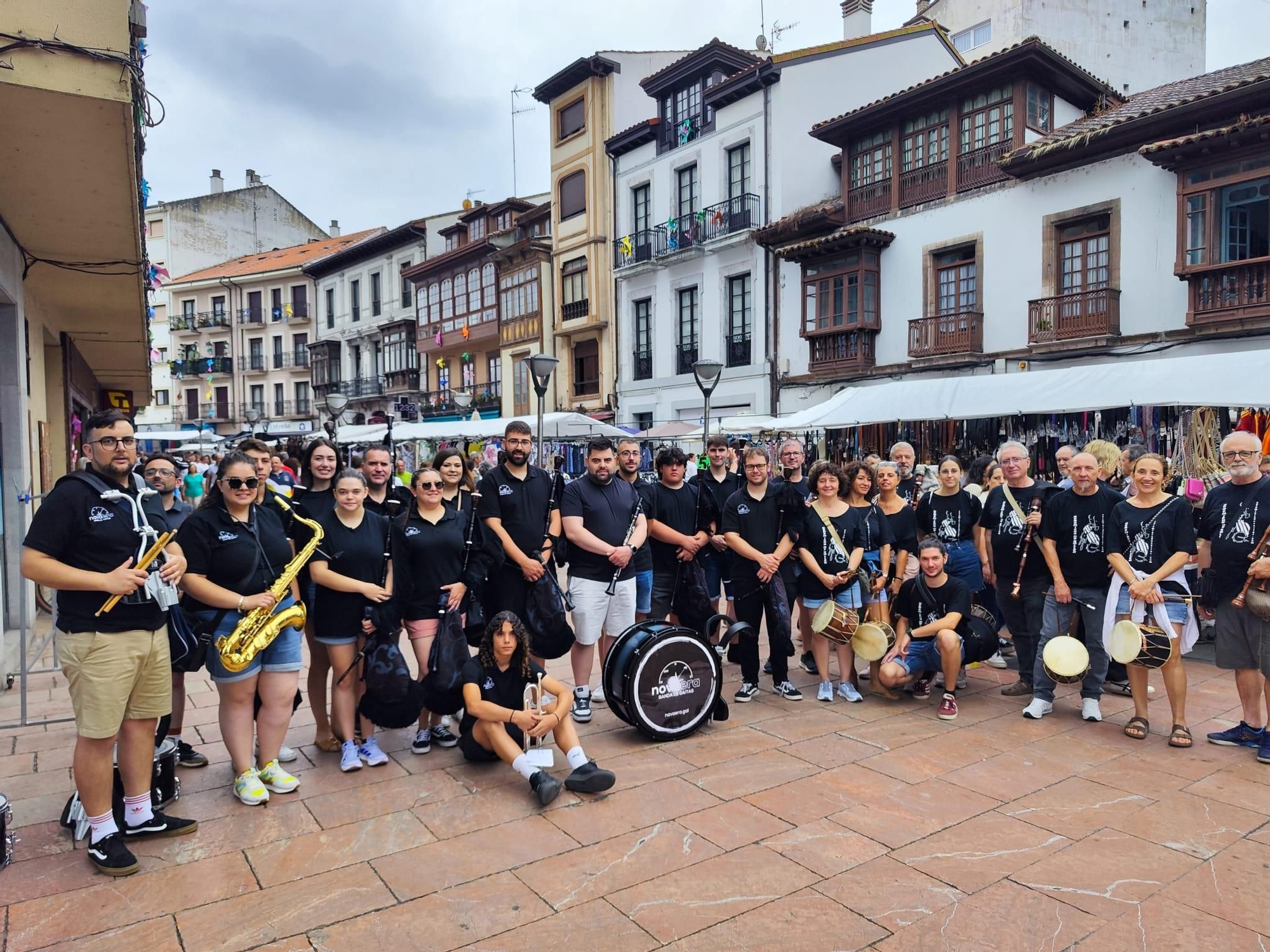 En imágenes: las bandas de "Folk in Grau" toman el mercado dominical