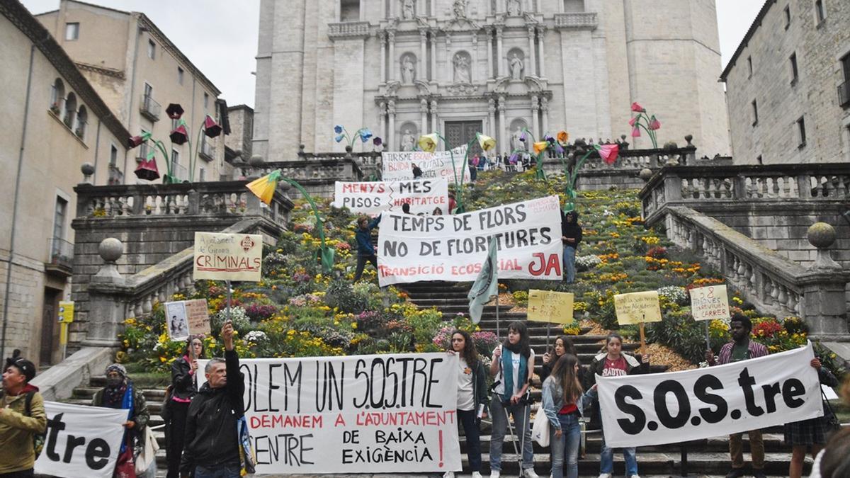 La protesta ahir a la tarda a les escales de la Catedral.