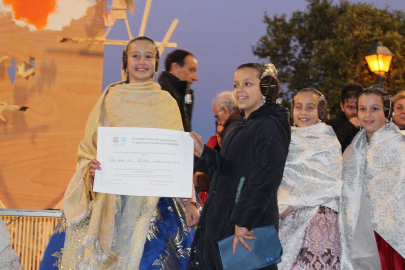 Entrega de los certificados de la Unesco a las Fallas infantiles