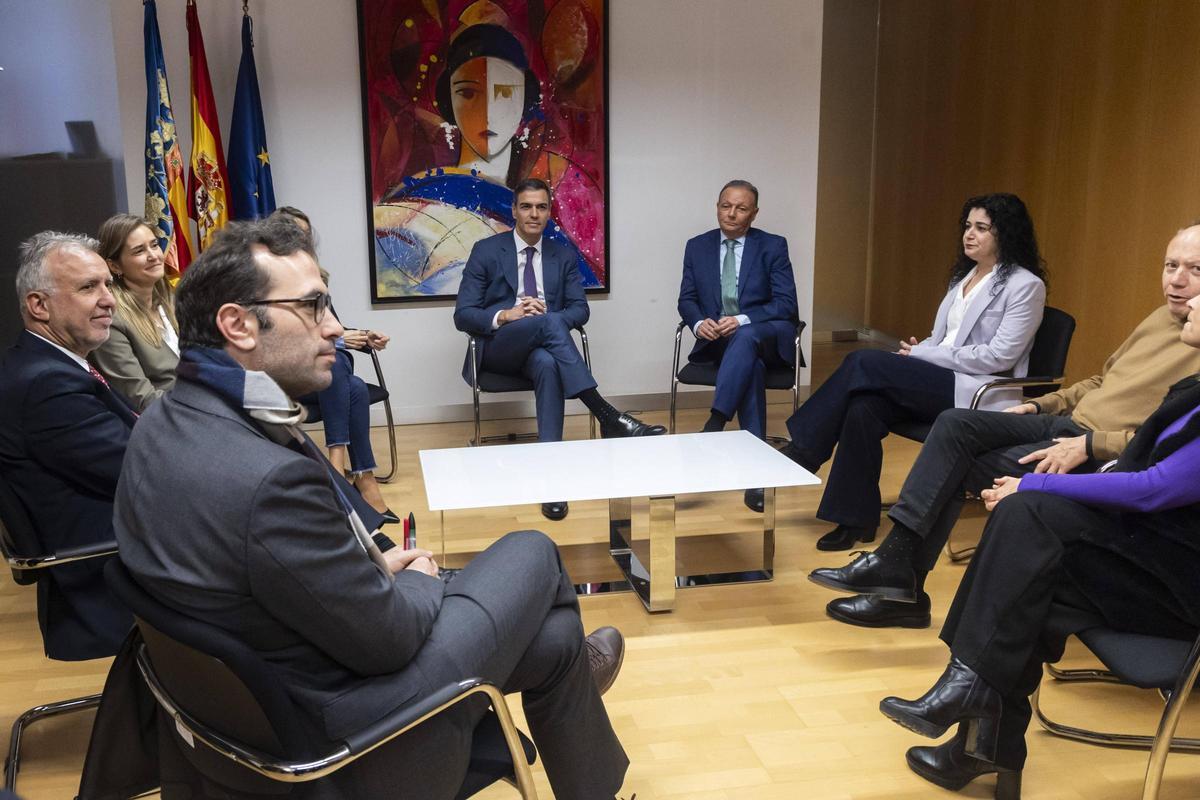 Los agentes sociales y económicos se reúnen con Sánchez en su visita a València en enero.