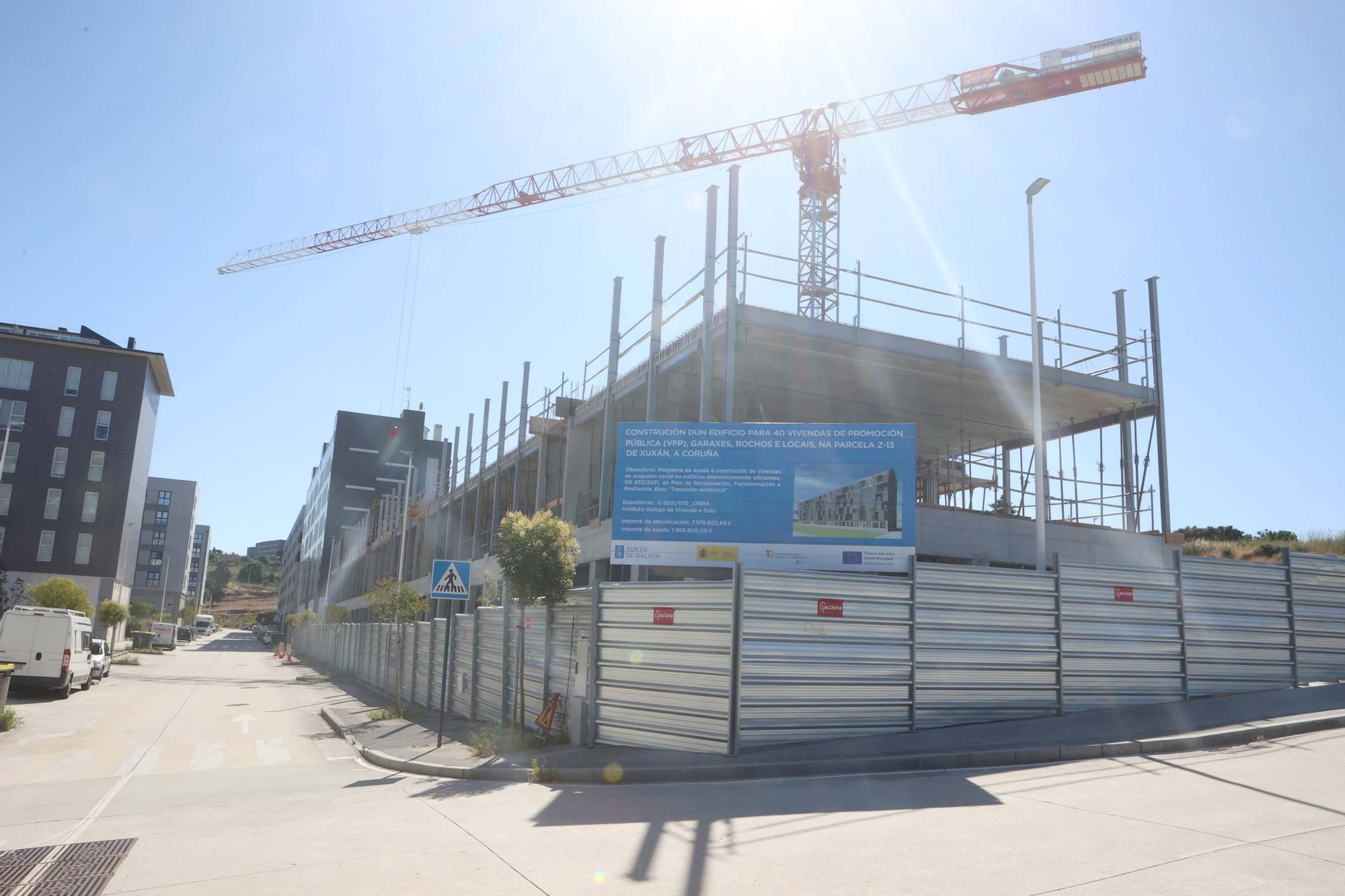 La conselleira de Vivenda visita las obras de construcción en Xuxán de 40 viviendas de promoción pública