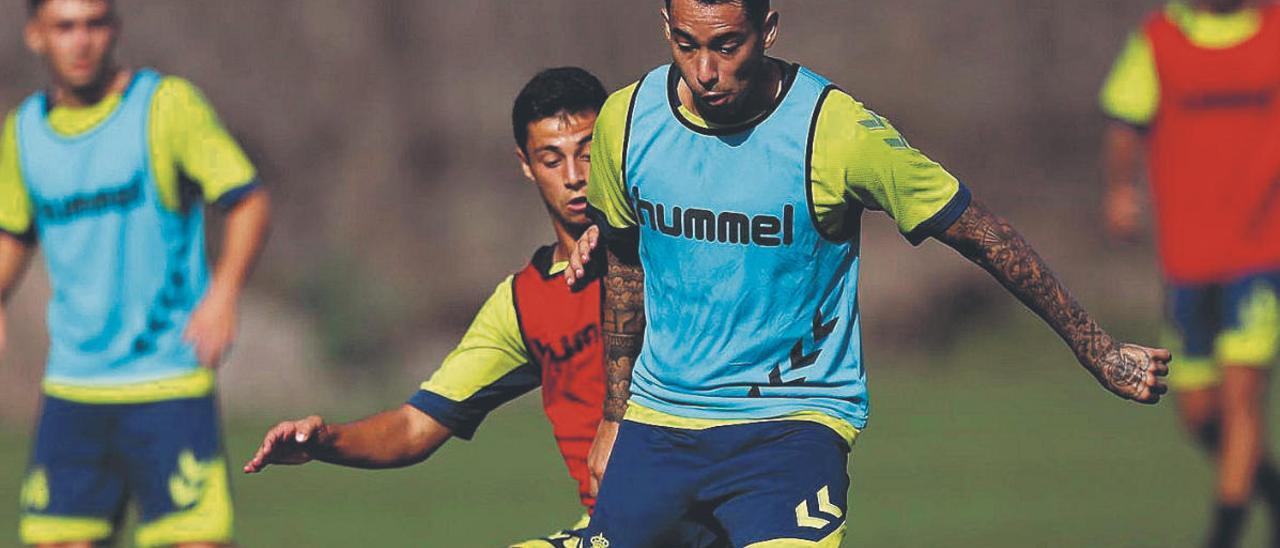 Sergio Araujo acelera su vuelta en busca del gol de Las Palmas