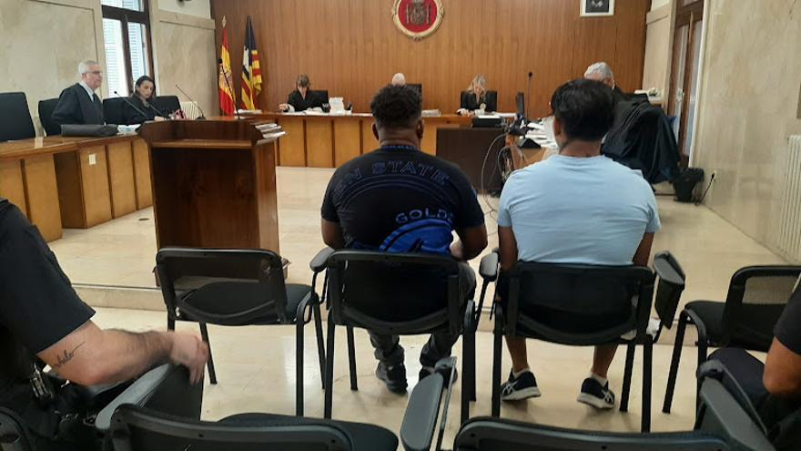 Dos condenados a diez años de prisión por abusos sexuales a menores tuteladas en un piso de Palma