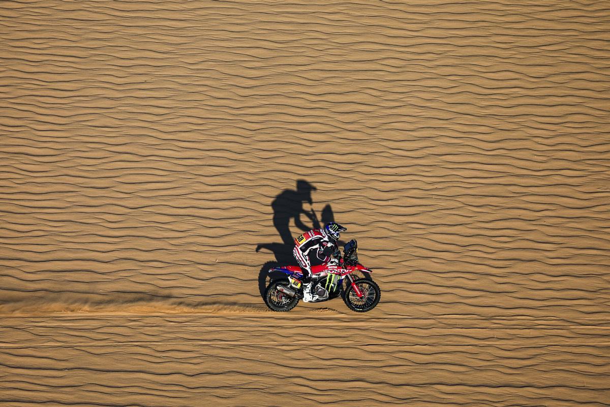 Tosha Schareina (Monster Energy Honda), durante una etapa