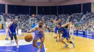 El Obradoiro, sin piedad con el Ourense en el derbi