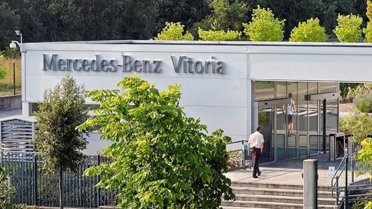 Exterior de la planta de Mercedes-Benz en Vitoria