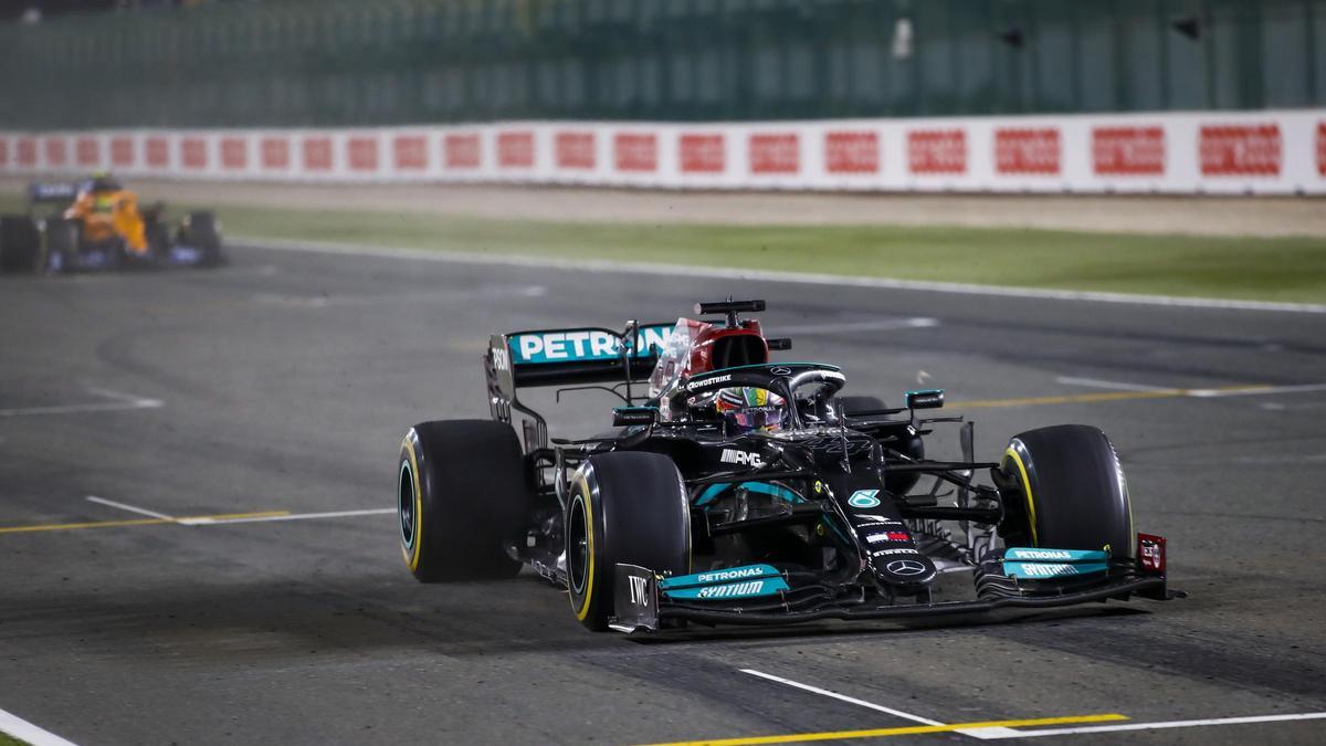 El piloto inglés Lewis Hamilton durante un Gran Premio del Mundial de F-1 de 2021.
