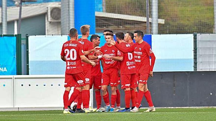 Els jugadors de l&#039;Olot celebren un dels cinc gols de dissabte passat contra l&#039;Espanyol B.