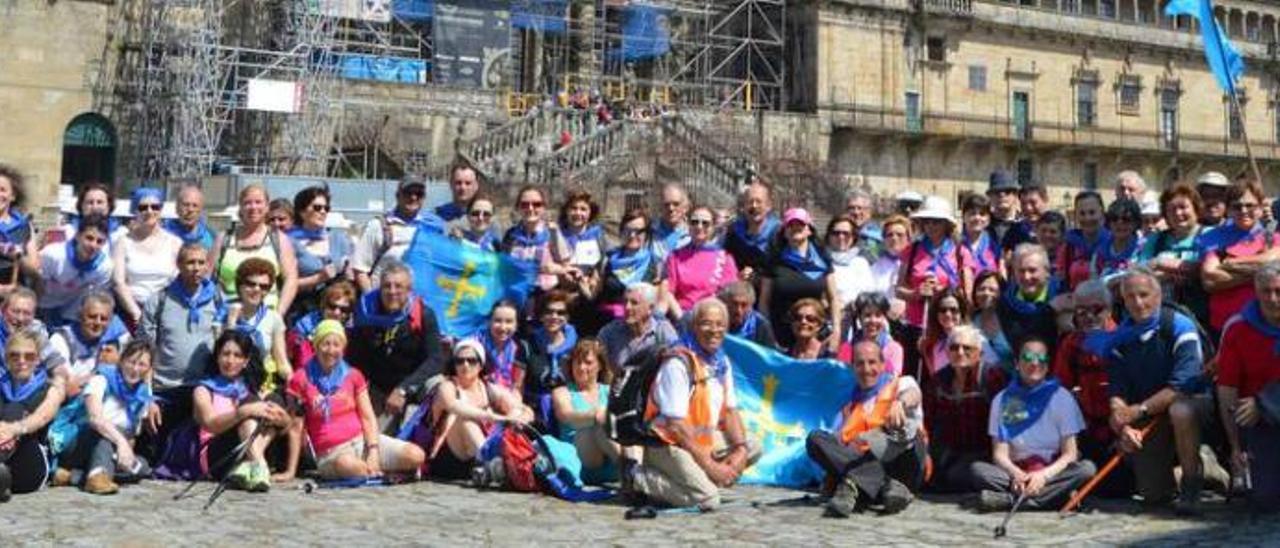 Los Amigos del Camino de Siero, Noreña y Sariego llegan a Santiago tras 22 etapas