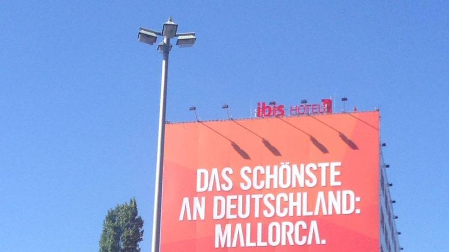 Das Plakat des Anstoßes: Werbung von Easyjet.