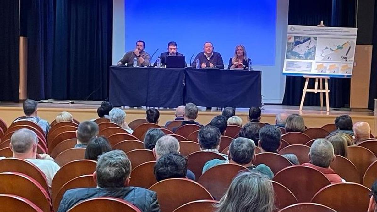 Xuntanza informativa na Laracha cos afectados pola ampliación do polígono.