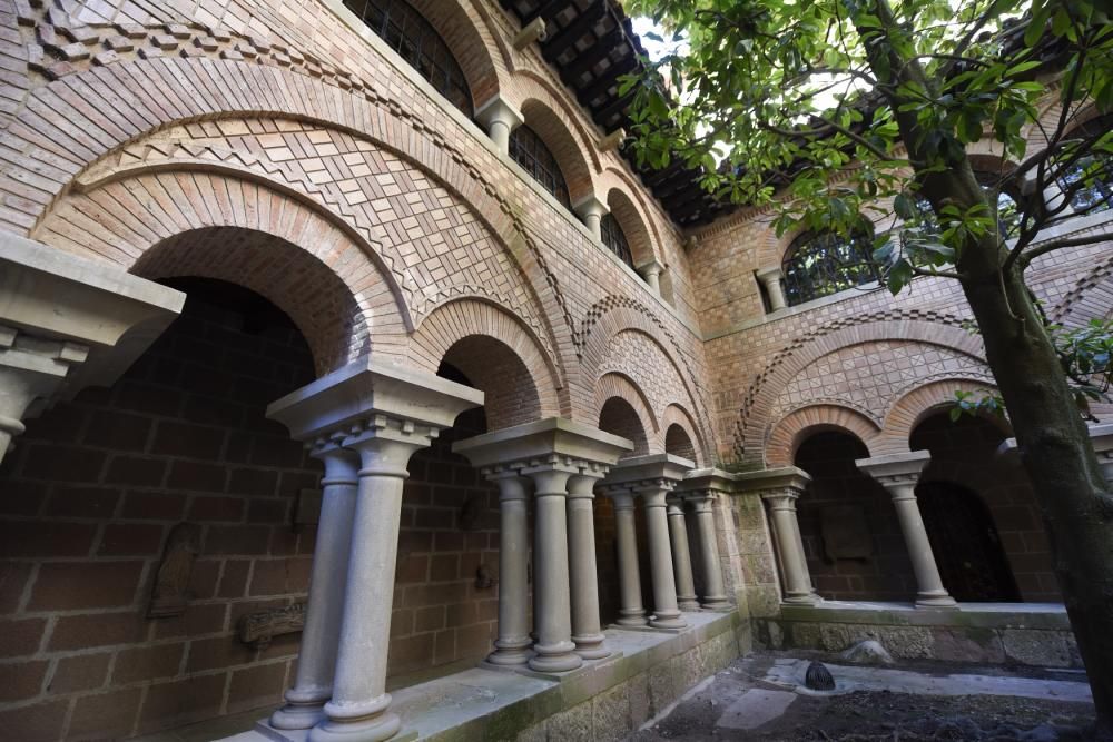 Rehabilitació del claustre i l'atri de Montserrat