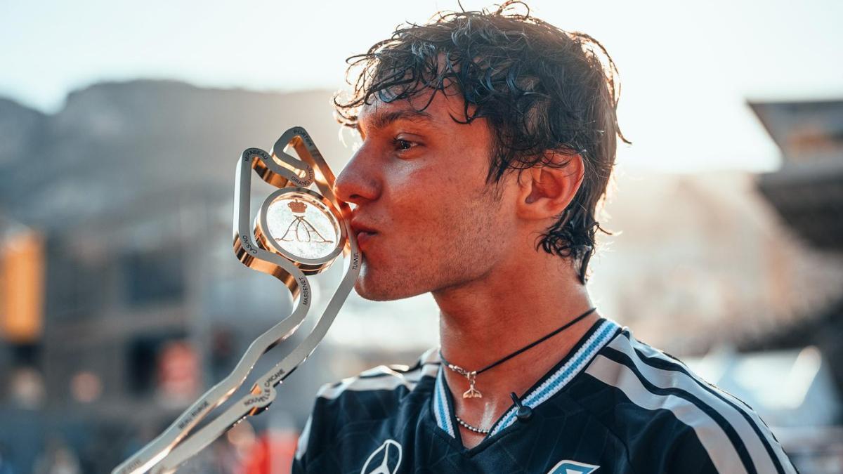 Kimi Antonelli celebra su triunfo en Mónaco