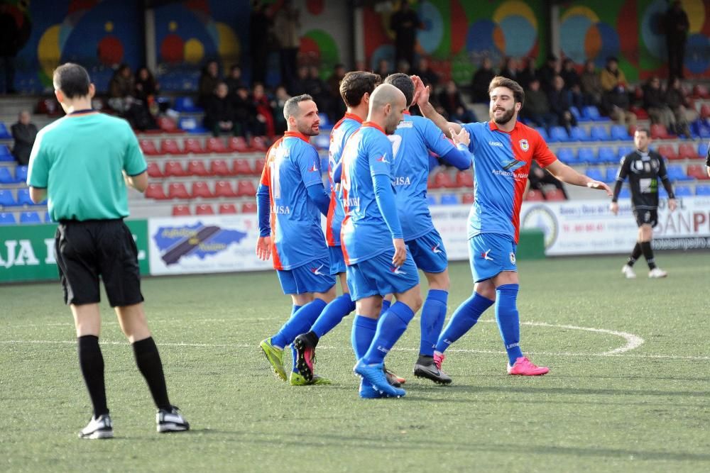 El partido entre el Langreo y el Siero, en imágenes