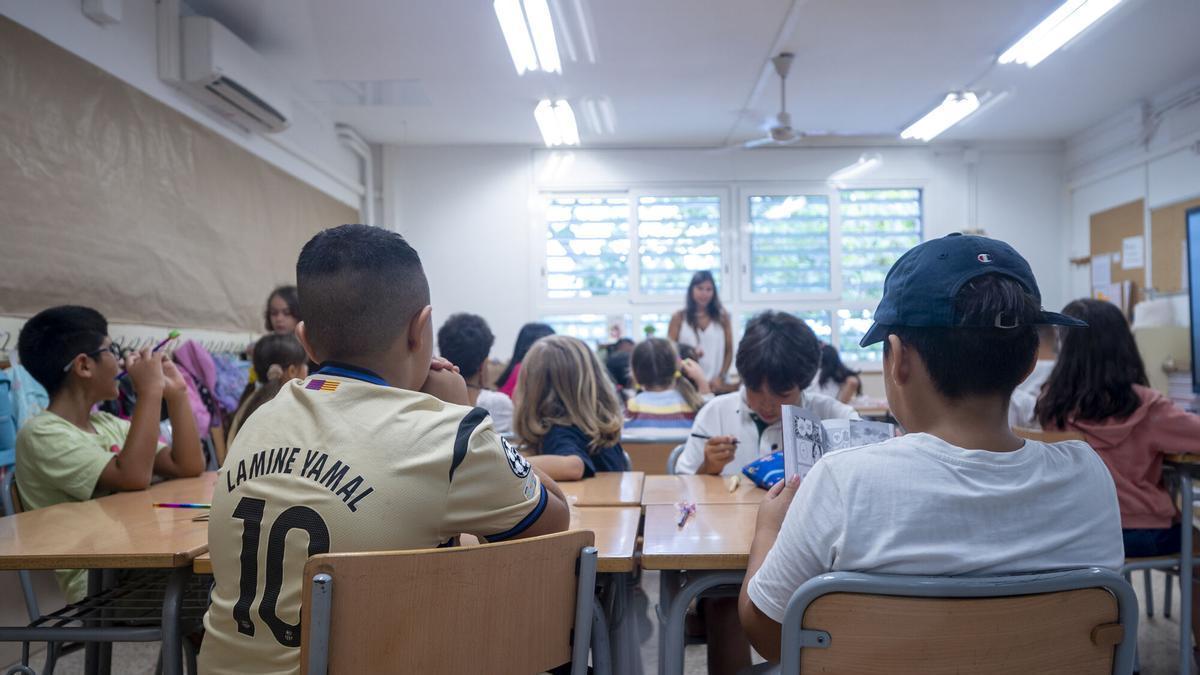 Katalonya, aile-okul ilişkisini kolaylaştırmak için La Meva Salut'a benzer bir uygulama olan 'La meva educació'yu tanıtıyor
