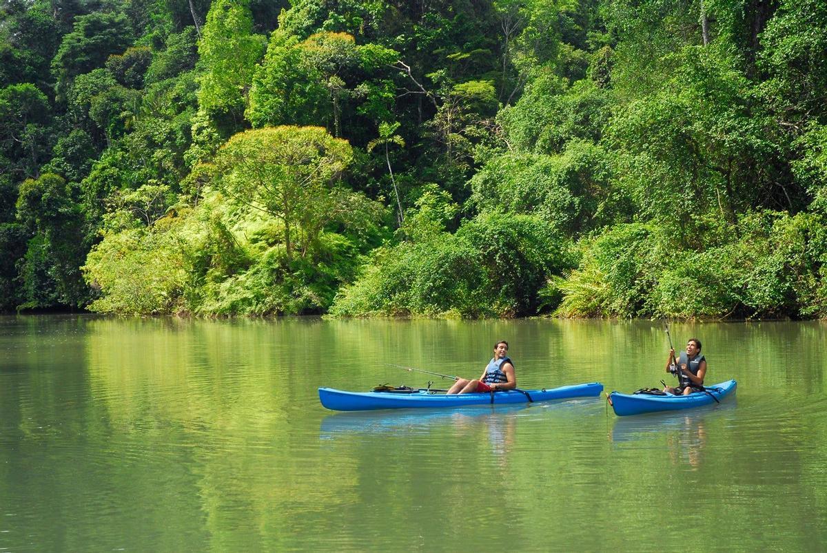 Kayak en el Parque Nacional Tortuguero