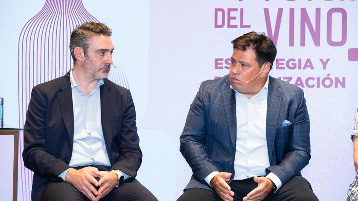 Emanuele Soncin, Business Unit Director de Checkpoint Systems España, y Alejandro Vázquez, director de Desarrollo de Negocio de Soluciones para Empresas de Arsys, durante el encuentro celebrado en Madrid.