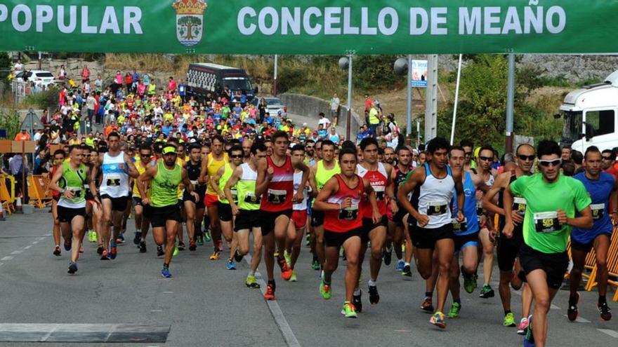 La carrera popular de Meaño vuelve a regalar botellas de vino a los ganadores