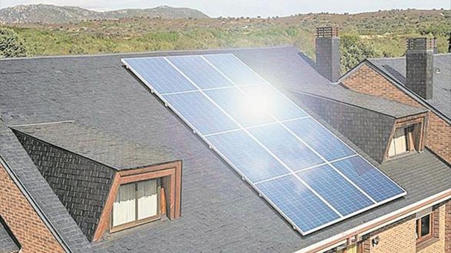 Iberdrola compensa a 200 clients els seus excedents d’autoconsum solar