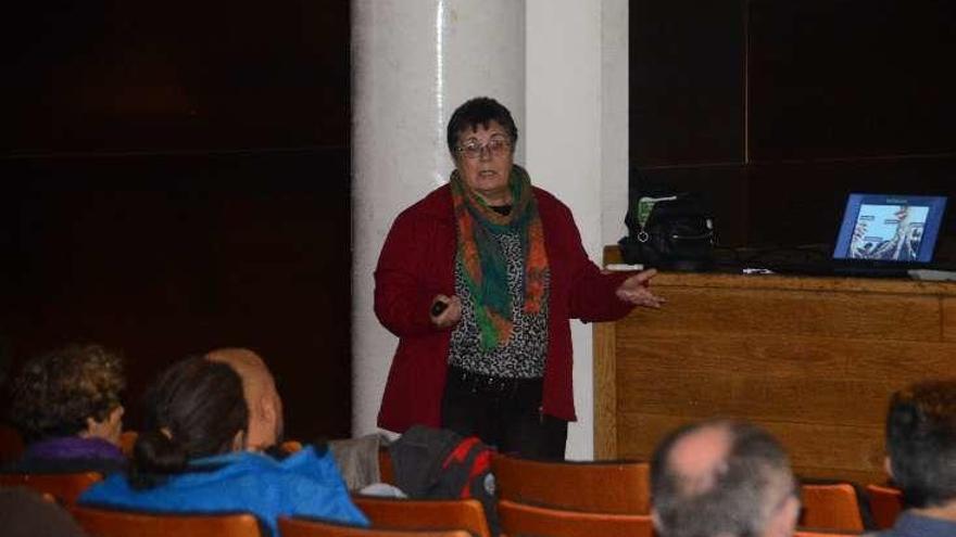 Un momento de la charla de ayer en Bueu. // Gonzalo Núñez