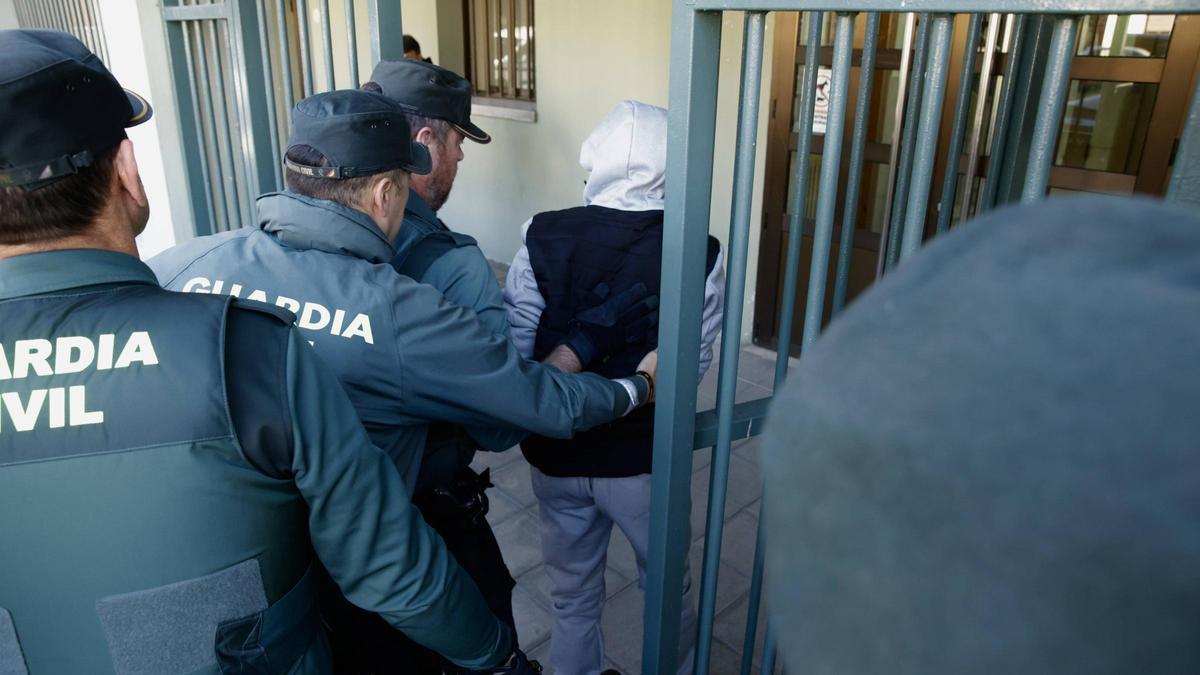 Entrada en los juzgados del supuesto autor de la paliza mortal