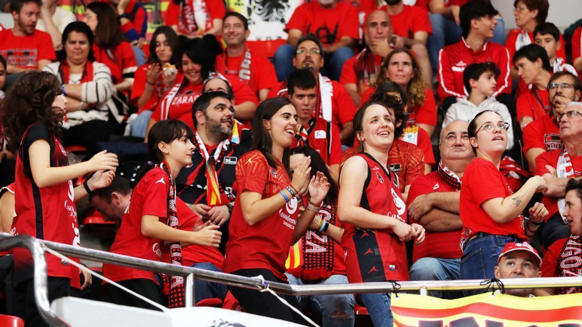 Grada de animación del Casademont