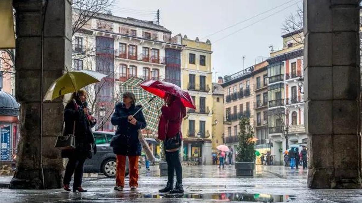 Aunque a partir del domingo las temperaturas subirán de forma generalizada, la Aemet advierte que un nuevo frente atlántico continuará repartiendo lluvias