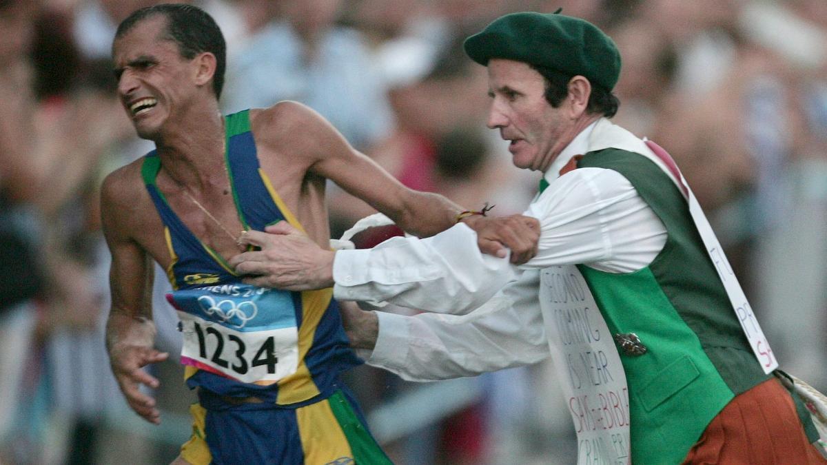El brasileño Valderlei de Lima iba camino del oro en la maratón