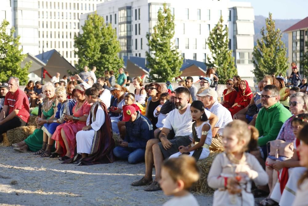 Centenares de familias acuden al Vicus Spacorum de Navia para disfrutar de talleres, atracciones y mercados basados en la época romana.