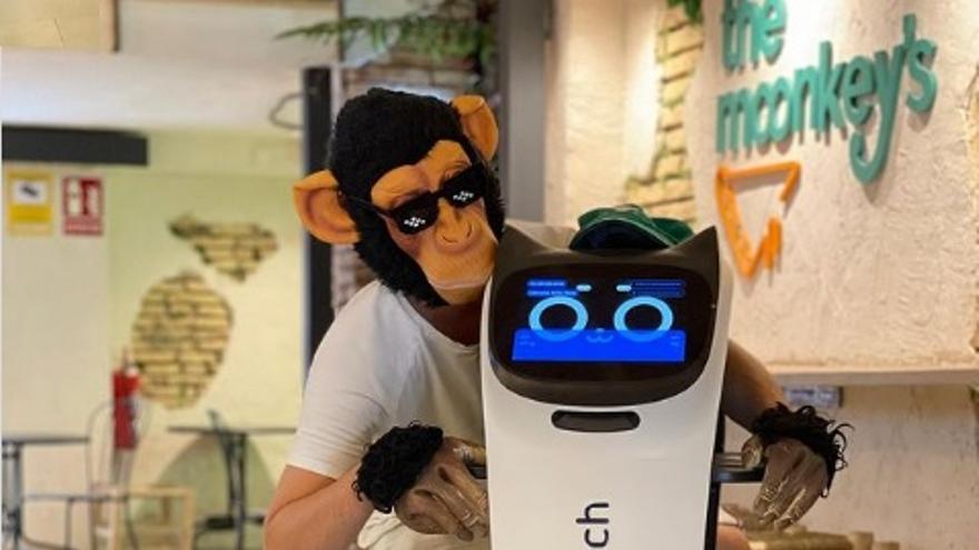 Robots restaurantes: Los robots camareros se instalan en los restaurantes de  Aragón