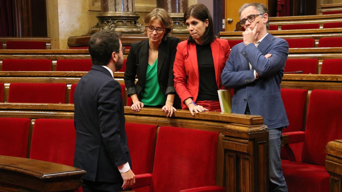 El president del Govern, Pere Aragonès, amb la direcció del grup parlamentari d&#039;ERC que formen Josep Maria Jové, Marta Vilalta i Meritxell Serret