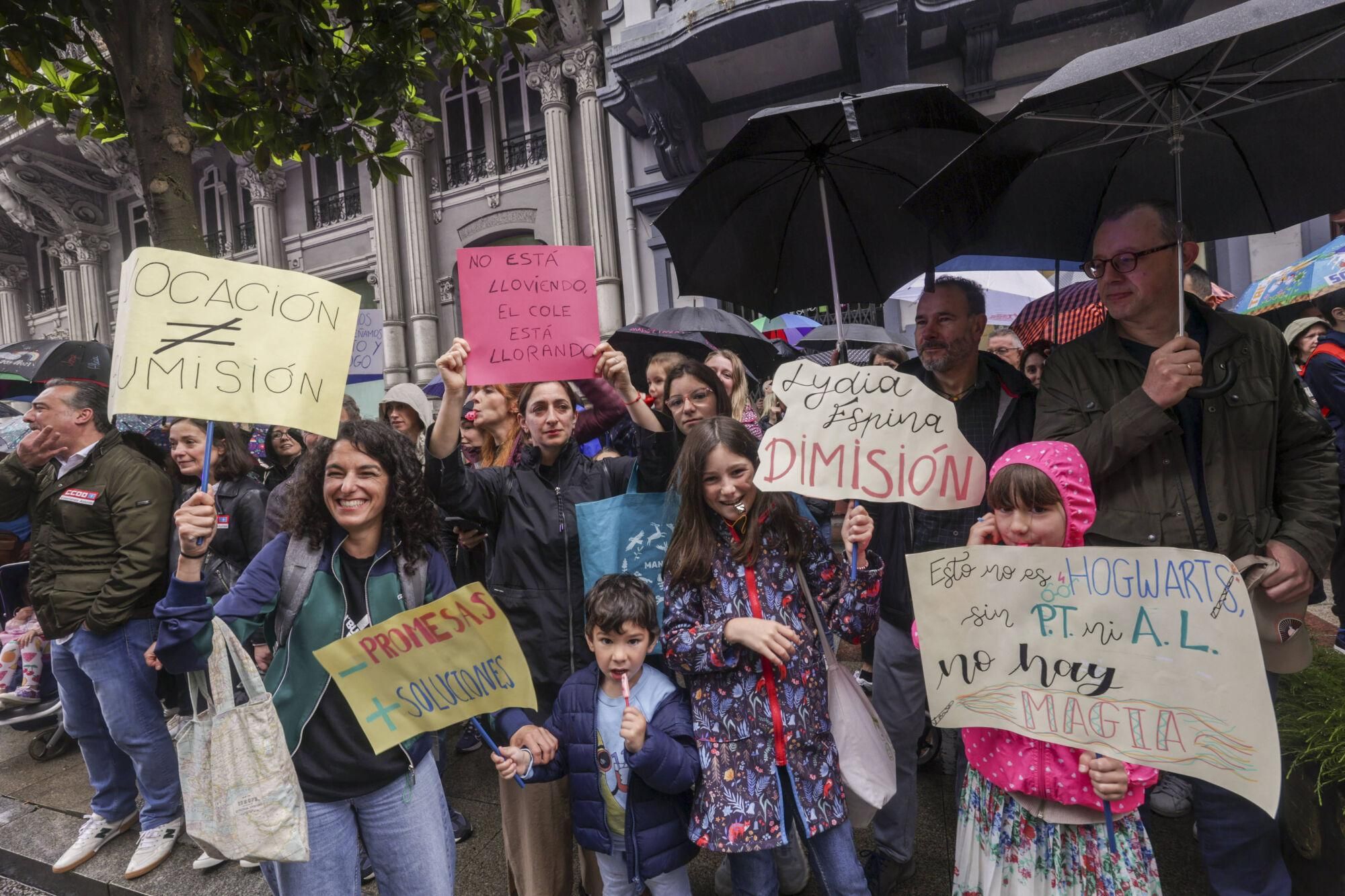 EN IMÁGENES: Así fue la gran manifestación de profesores por la enseñanza pública asturiana
