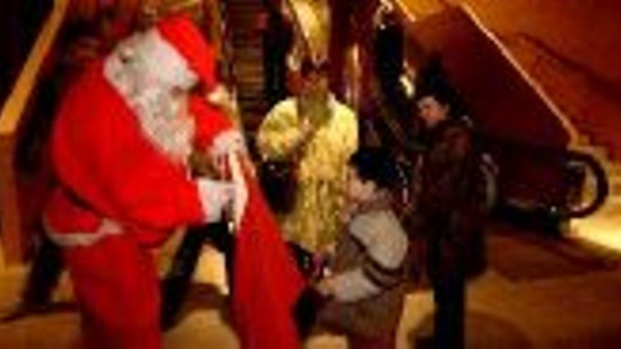 Papá Noel recorre hoy Aragón para recoger las últimas cartas