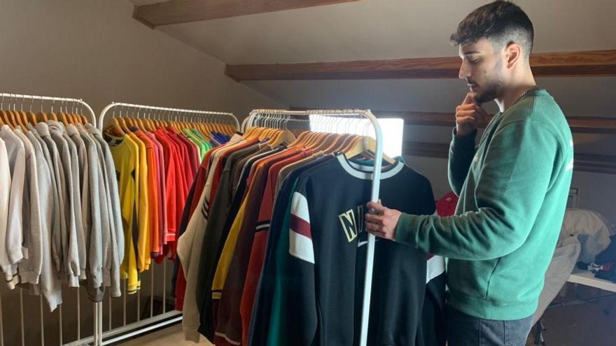 Un joven de Alberic ya vende moda ‘vintage’ a media Europa