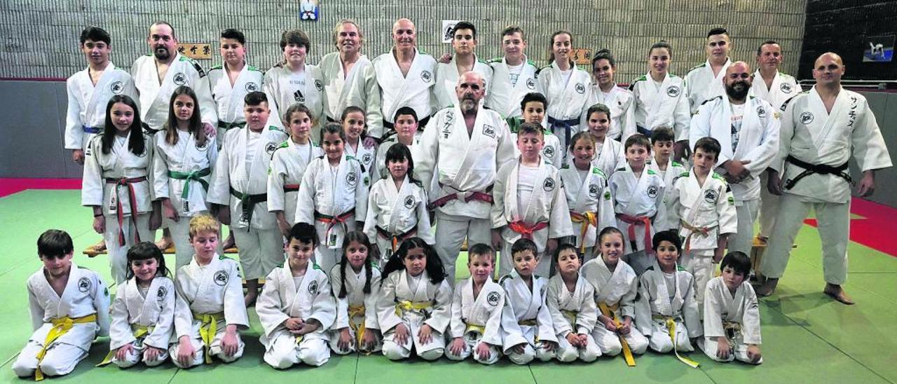 Los judokas del_Cedelan, en un entrenamiento.