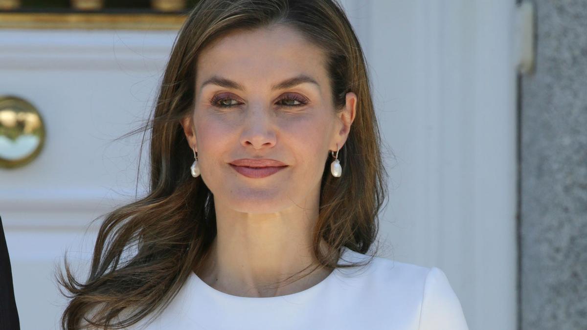 Letizia Ortiz con perlas de oro blanco de Tous