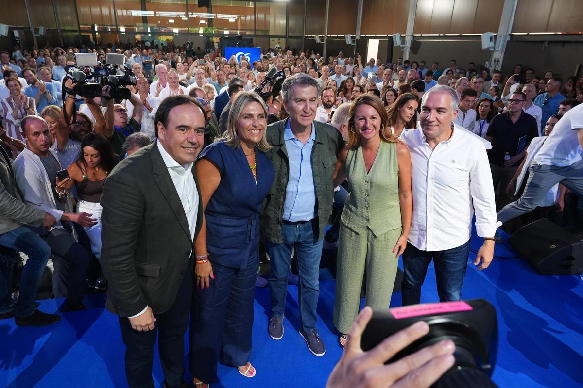 Juanfran Pérez Llorca, Marta Barrachina, Alberto Núñez Feijóo, Begoña Carrasco y Elías Bendodo, en la clausura del foro celebrado en Castelló.