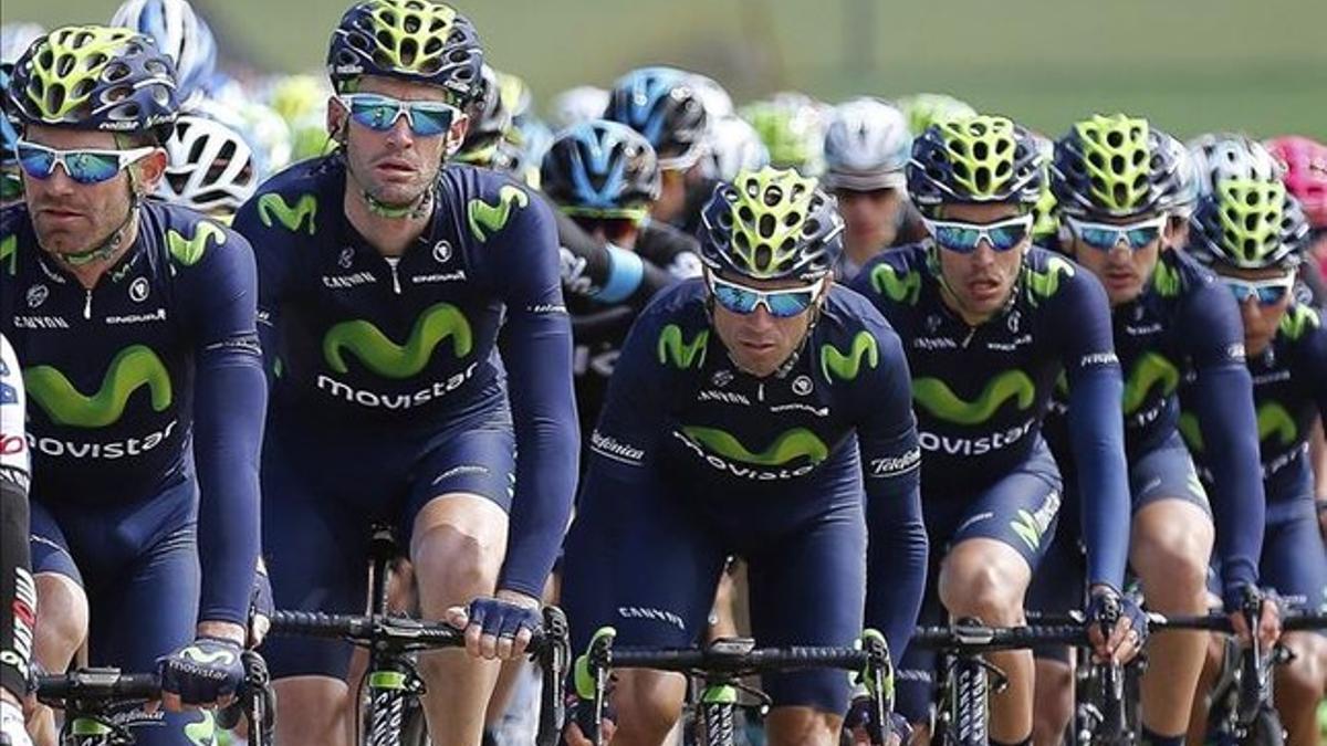 El Movistar, a por todas en el Giro