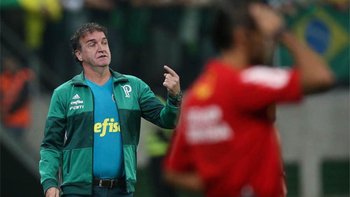 El Palmeiras sigue líder en Brasil