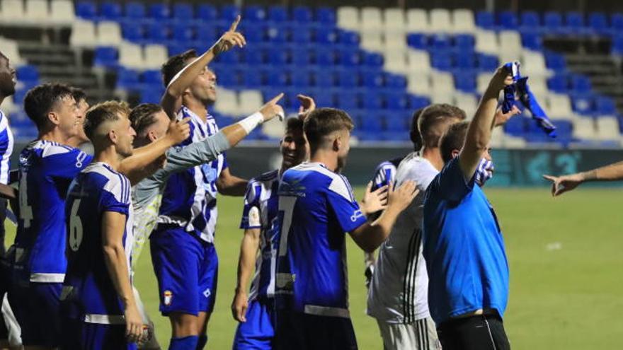 Jugadores del Lorca Deportiva celebrando el ascenso